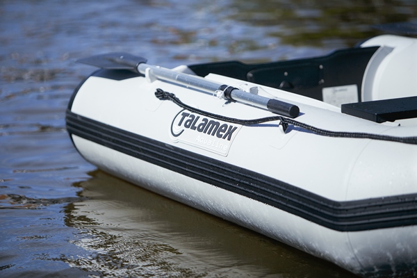Talamex Aqualine rubberboot op het water