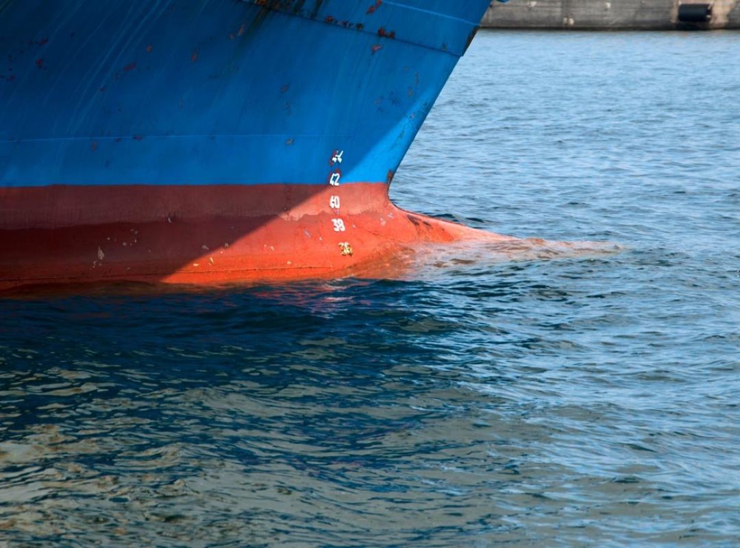 Hoe voorkom en verwijder ik roest op mijn stalen boot?